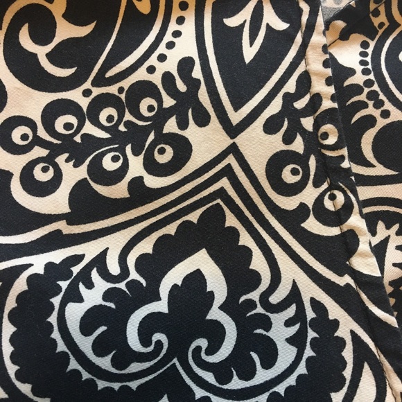 Ann Taylor Black & White Wrap Blouse - Size 2P - Picture 3 of 6